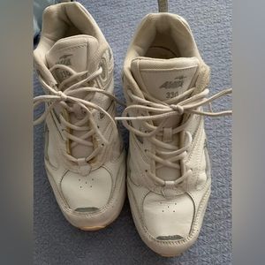 Avia Good support Walking Running Tennis Shoes size 9